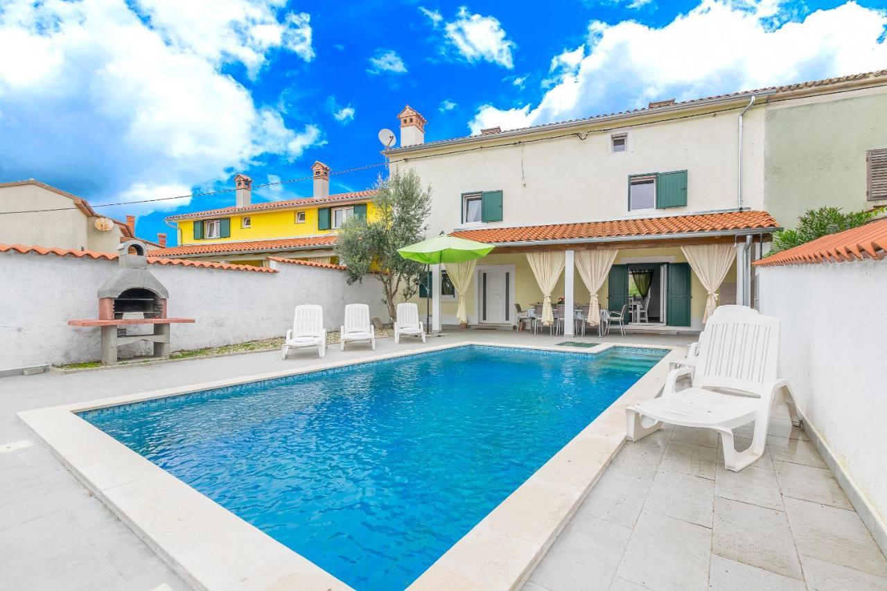 Holiday Home Olga With Pool &Pet Friendly Pula Exterior photo